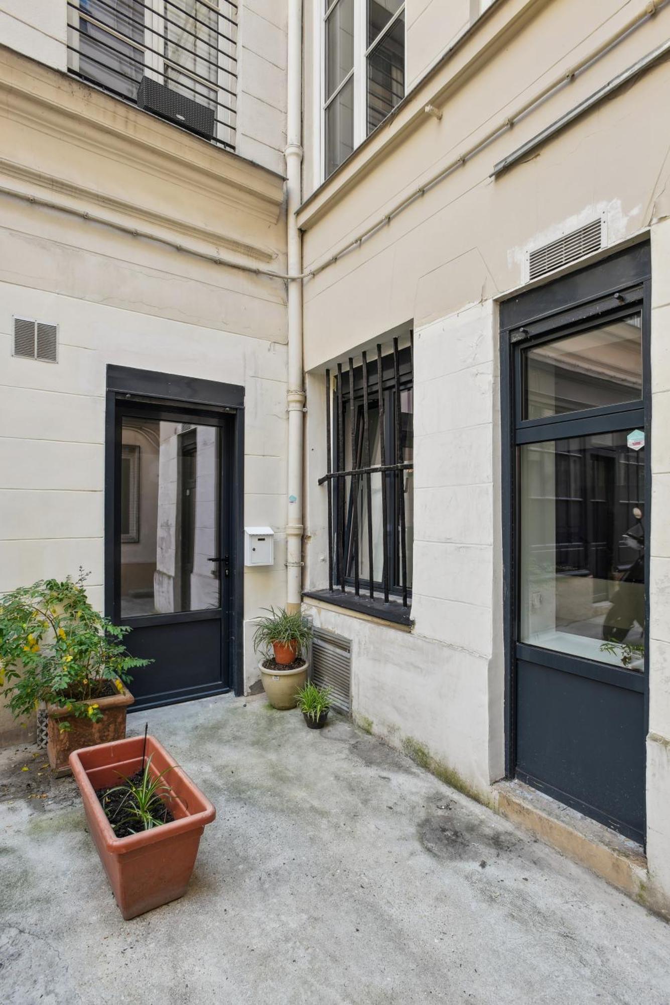 Beau 3 Pieces Rue Poissonniere Paris Exterior foto